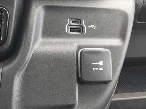 New 2026 RAM ProMaster 2500 w/ Premium Convenience Group FWD image 19