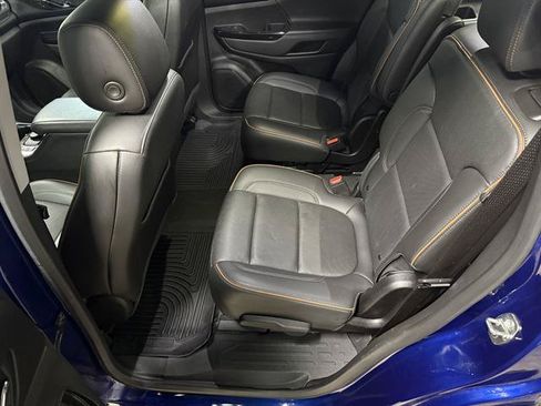 Certified 2023 GMC Acadia AT4 w/ Technology Package AWD/4WD image 8