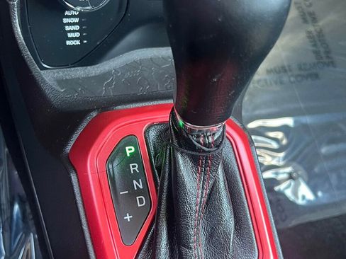 Used 2015 Jeep Renegade Trailhawk w/ Cold Weather Group image 20