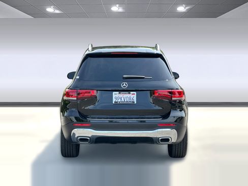 Used 2021 Mercedes-Benz GLB 250 4MATIC image 9