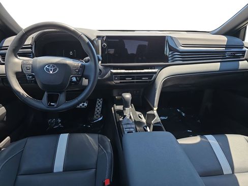 Used 2025 Toyota Camry SE FWD image 9
