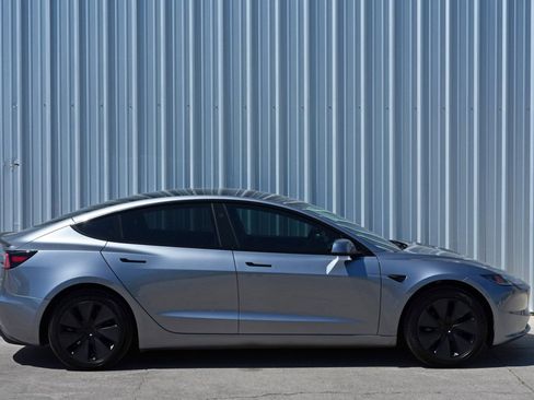 Used 2025 Tesla Model 3 Long Range image 59