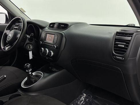 Used 2017 Kia Soul FWD image 30
