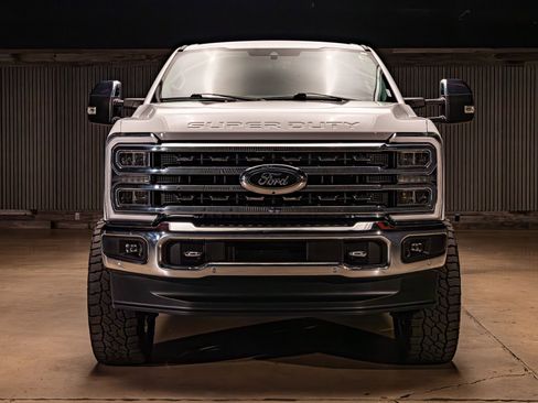 Used 2023 Ford F250 Lariat w/ Lariat Ultimate Package image 2