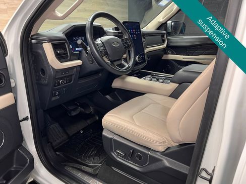 Used 2024 Ford Expedition Max Platinum AWD/4WD image 4
