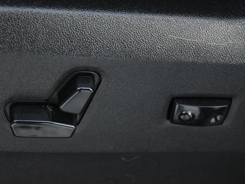 Used 2016 Dodge Grand Caravan SXT image 14