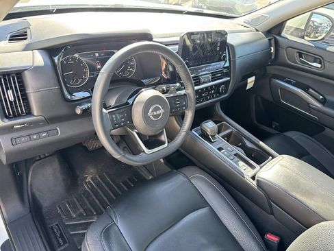 Used 2022 Nissan Pathfinder SL w/ SL Premium Package image 19