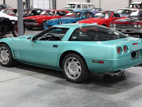 Used 1991 Chevrolet Corvette Coupe RWD image 23