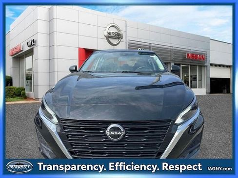 Certified 2024 Nissan Altima 2.5 SV FWD image 7