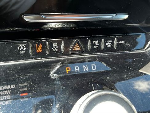Used 2024 Jeep Wagoneer Series II w/ Flexible Seating Group AWD/4WD image 39