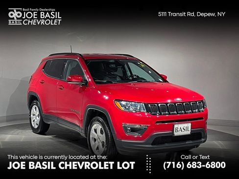 Used 2020 Jeep Compass Latitude image 1