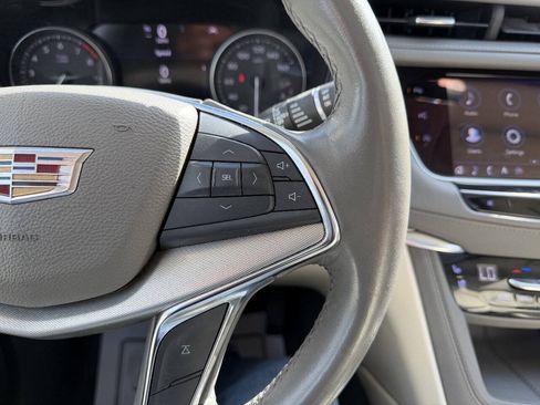 Used 2021 Cadillac XT5 Premium Luxury FWD image 18