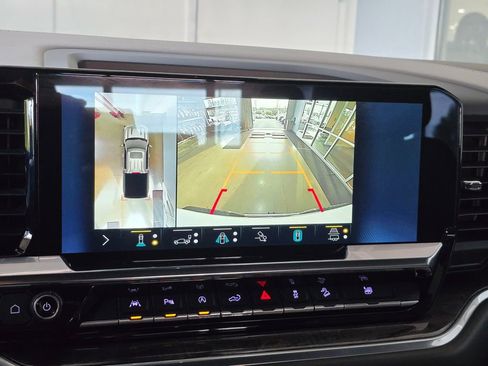 Used 2022 Chevrolet Silverado 1500 LTZ image 12