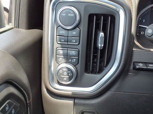 Used 2020 GMC Sierra 3500 AT4 w/ AT4 Premium Package AWD/4WD image 31