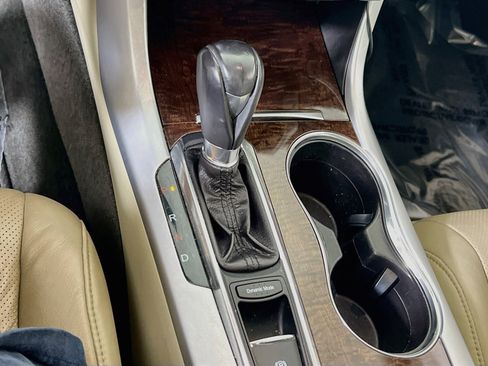 Used 2018 Acura TLX w/ Technology Package FWD image 17