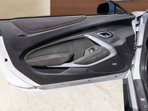 Used 2021 Chevrolet Camaro ZL1 image 22