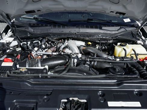 Used 2021 Ford F550 4x4 Crew Cab Super Duty image 12