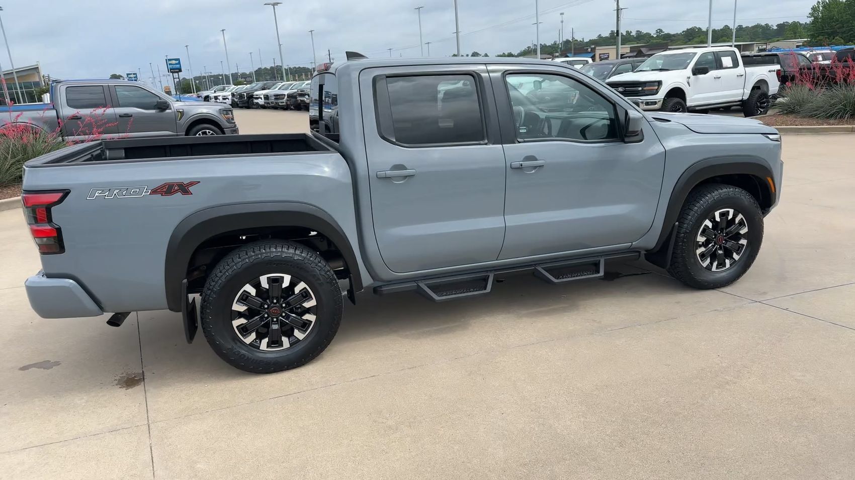 Used 2023 Nissan Frontier PRO-4X w/ Tow Package AWD/4WD image 9