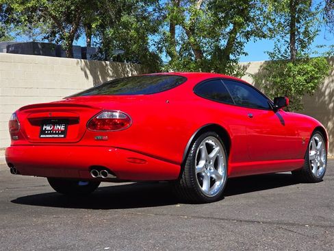 Used 2005 Jaguar XK8 R RWD image 10