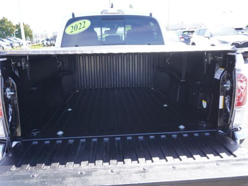 Used 2022 Toyota Tacoma TRD Off-Road w/ Black Out Package (TMS) AWD/4WD image 11