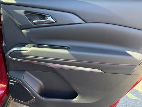 Used 2024 Chevrolet Traverse RS w/ LPO, Floor Liner Package image 31