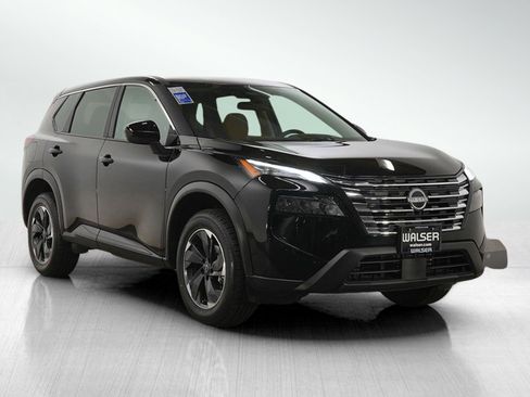 Used 2025 Nissan Rogue SV image 7