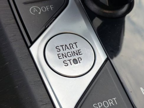 Used 2023 BMW 430i Convertible w/ Premium Package image 23