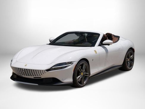 Used 2024 Ferrari Roma Spider RWD image 6