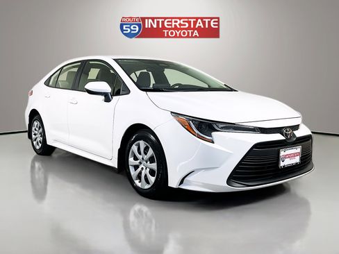 Certified 2023 Toyota Corolla LE image 1