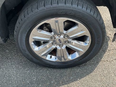 Used 2020 Ford F150 XLT w/ Equipment Group 302A Luxury AWD/4WD image 12