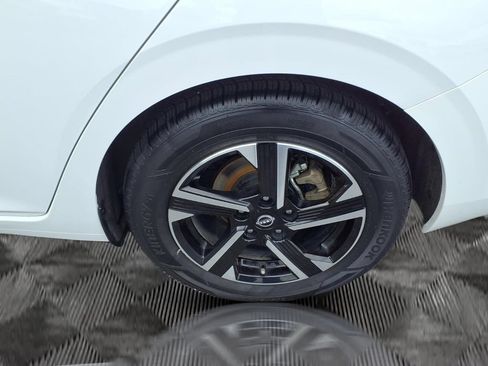 Used 2024 Nissan Sentra SV FWD image 23