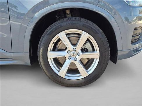 Used 2020 Volvo XC90 T6 Momentum AWD/4WD image 24