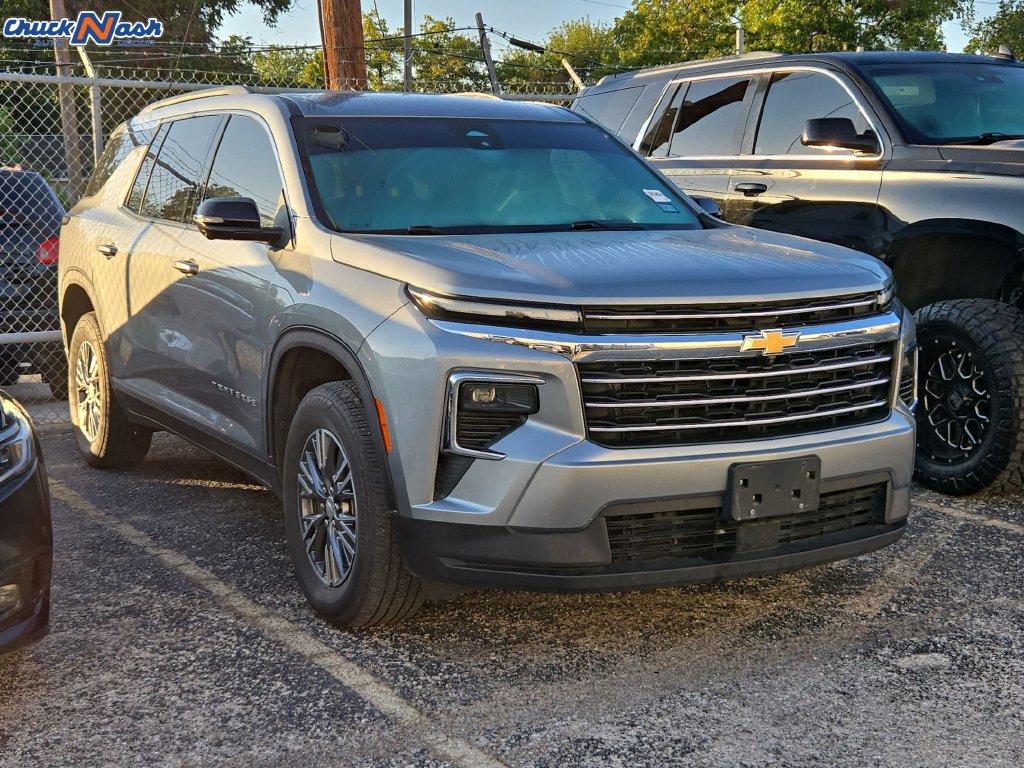 Certified 2024 Chevrolet Traverse LT FWD image 1