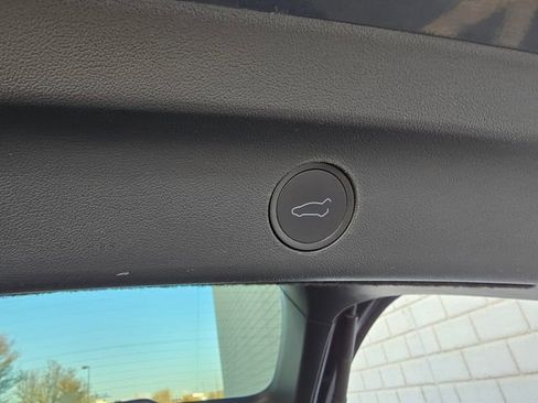 Used 2022 Tesla Model Y Performance image 35