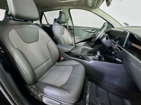 Used 2024 Kia Niro EX Touring image 15