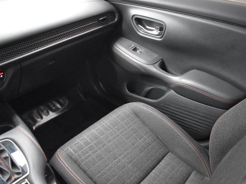 Used 2025 Honda HR-V Sport image 19
