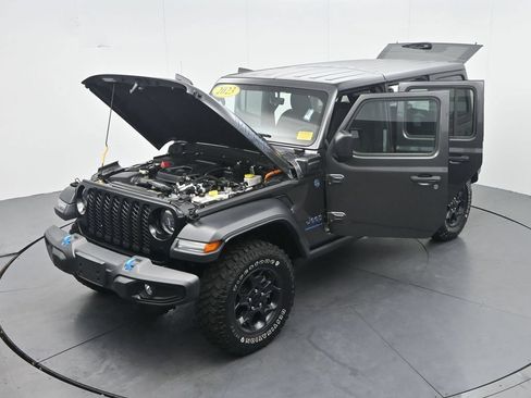 Used 2023 Jeep Wrangler Unlimited w/ Cold Weather Group AWD/4WD image 40