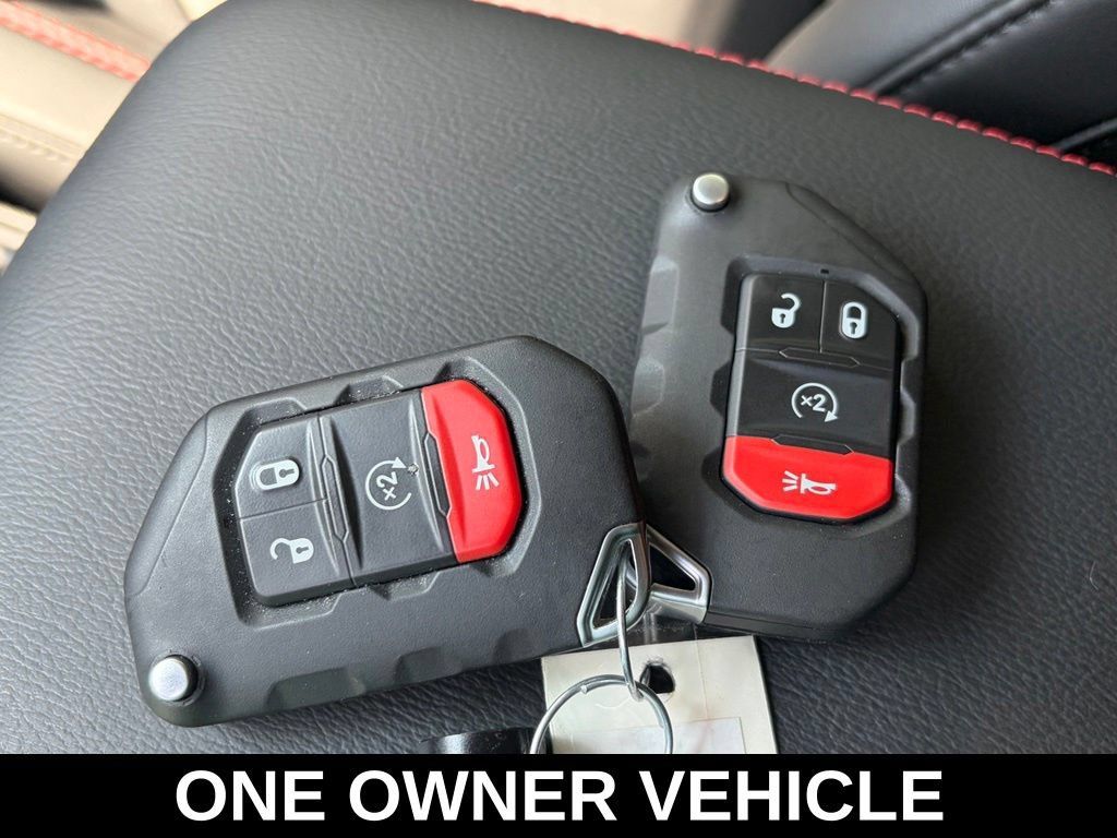 Used 2024 Jeep Wrangler Unlimited Rubicon AWD/4WD image 17