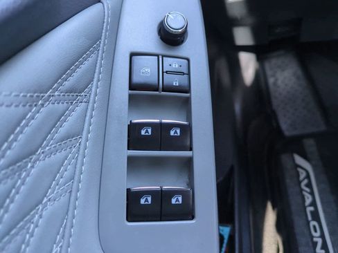 Certified 2020 Toyota Avalon Limited w/ Advanced Safety Package FWD image 24