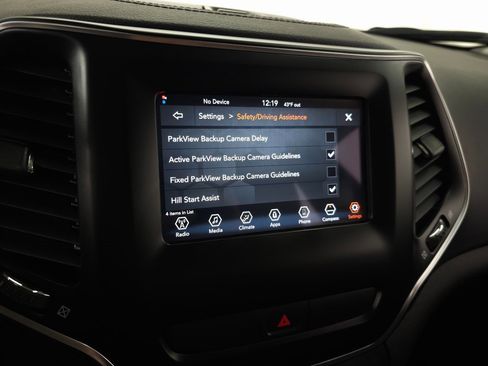 Used 2019 Jeep Cherokee Latitude w/ Popular Appearance Group image 22