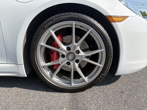 Certified 2019 Porsche 718 Boxster RWD image 9