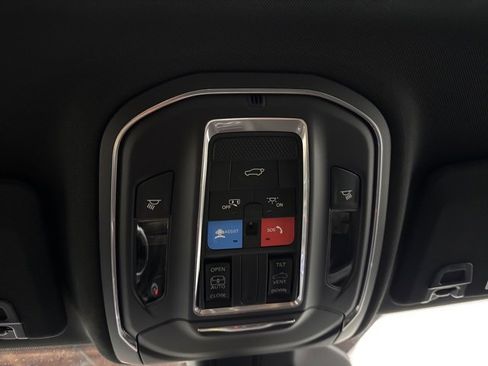 New 2025 Jeep Grand Cherokee Laredo X w/ Luxury Tech Group I image 13