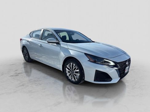 Certified 2023 Nissan Altima 2.5 SV image 7