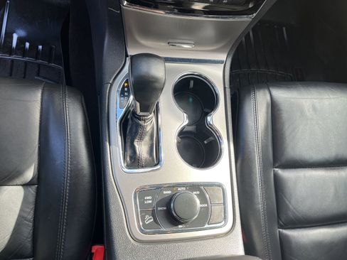 Used 2020 Jeep Grand Cherokee Limited image 34