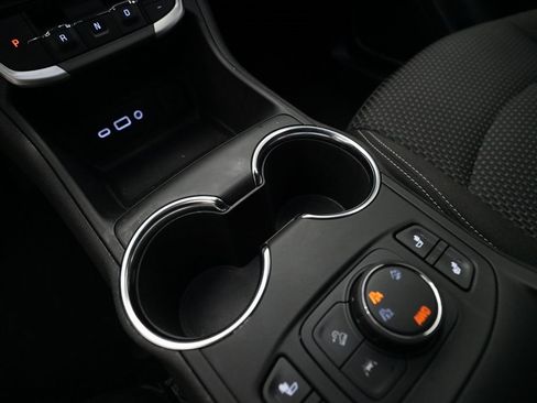 Used 2024 GMC Terrain SLE w/ Driver Convenience Package image 16