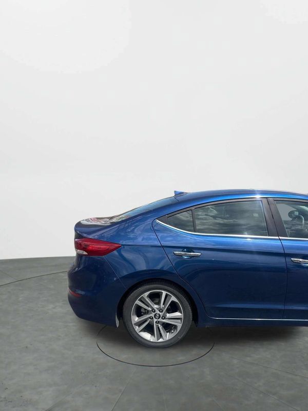 Used 2017 Hyundai Elantra Limited w/ Limited Tech Package 04 FWD image 26