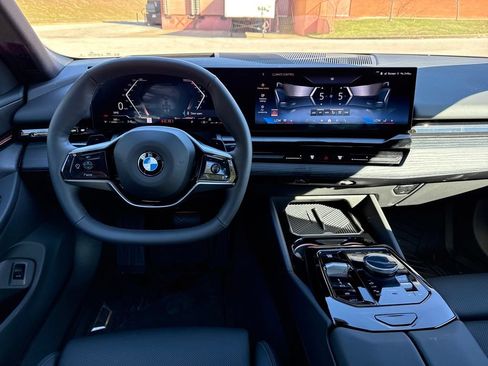 Used 2026 BMW 530i xDrive AWD/4WD image 20