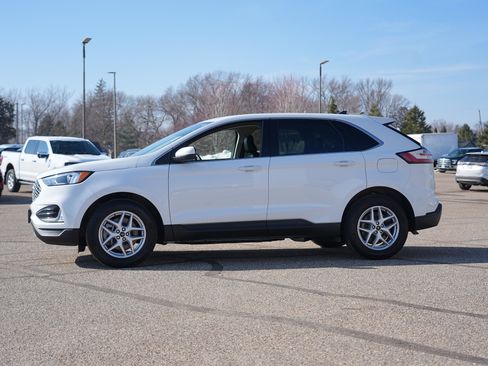 Used 2024 Ford Edge SEL w/ Convenience Package image 7
