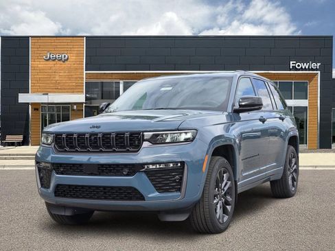 New 2026 Jeep Grand Cherokee Limited AWD/4WD image 1