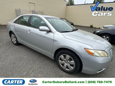 Used 2009 Toyota Camry LE FWD image 1